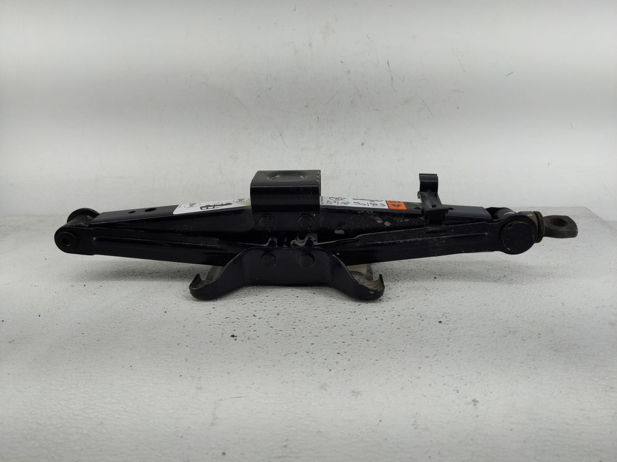 2010 Ford Escape Spare Scissor Car Jack 1241657 - Oemusedautoparts1.com