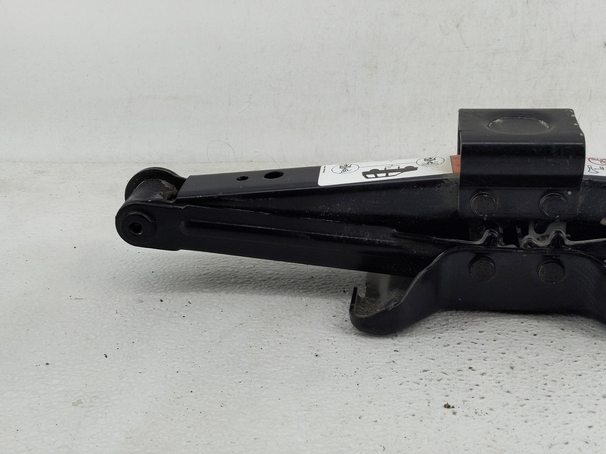 2010 Ford Escape Spare Scissor Car Jack 1241657 - Oemusedautoparts1.com