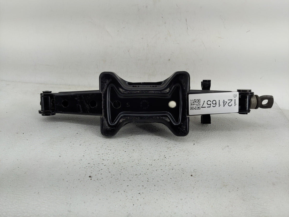 2010 Ford Escape Spare Scissor Car Jack 1241657 - Oemusedautoparts1.com