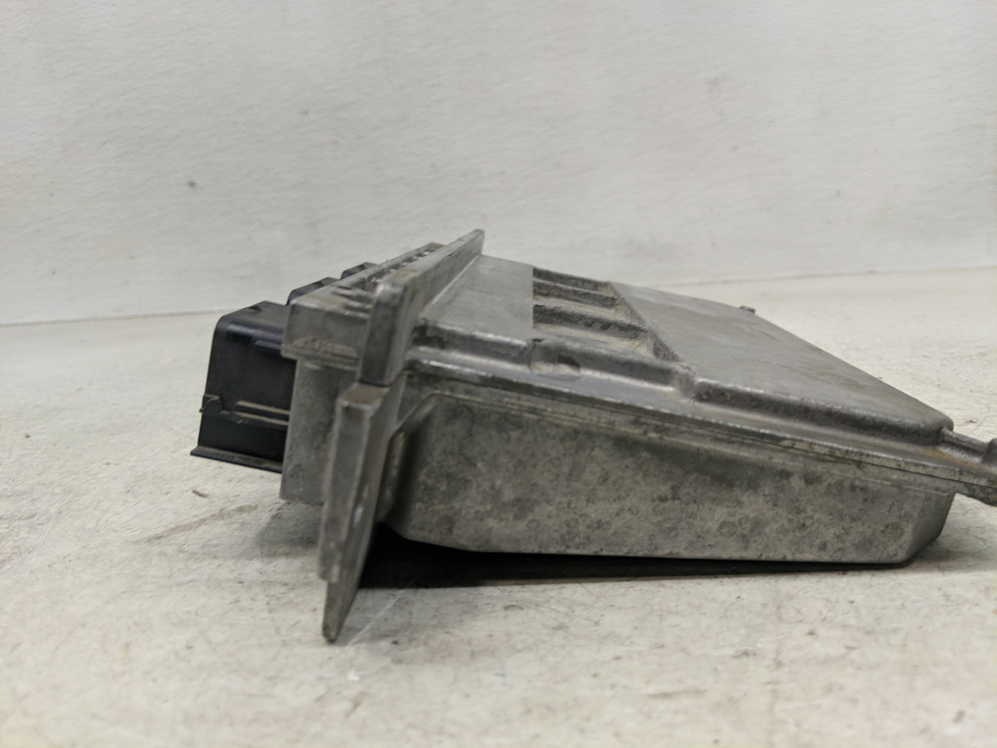 2010-2011 Ford Escape PCM Engine Control Computer ECU ECM PCU OEM P/N:AL8A-12A650-ABA Fits Fits 2010 2011 OEM Used Auto Part