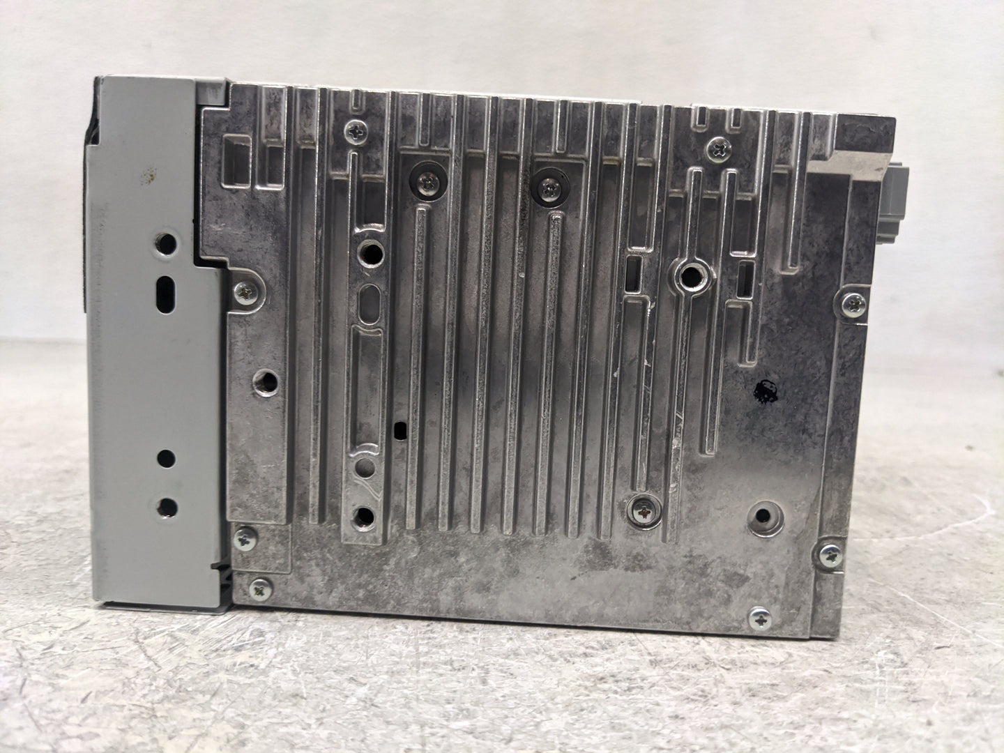 2010 Ford Escape Radio AM FM Cd Player Receiver Replacement P/N:9L8T-19C157-BE Fits OEM Used Auto Parts - Oemusedautoparts1.