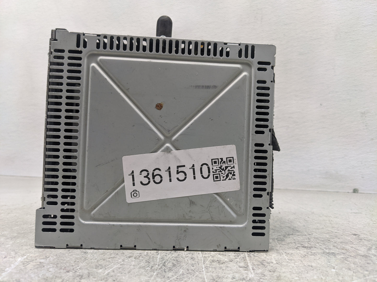 2010 Ford Escape Radio AM FM Cd Player Receiver Replacement P/N:9L8T-19C157-BE Fits OEM Used Auto Parts - Oemusedautoparts1.
