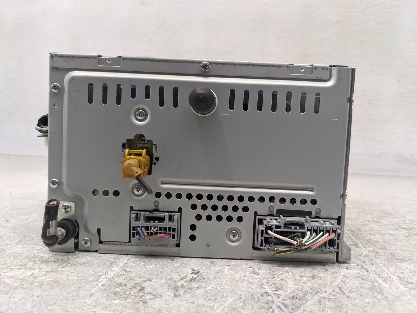 2010 Ford Escape Radio AM FM Cd Player Receiver Replacement P/N:9L8T-19C157-BE Fits OEM Used Auto Parts - Oemusedautoparts1.