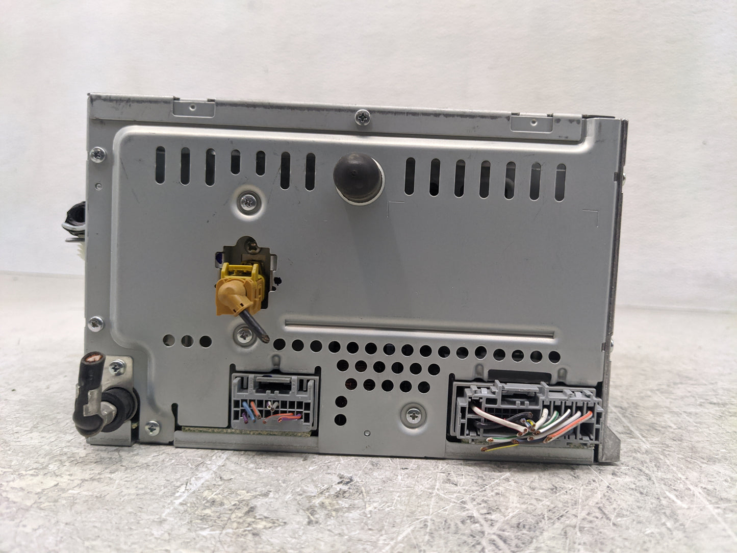 2010 Ford Escape Radio AM FM Cd Player Receiver Replacement P/N:9L8T-19C157-BE Fits OEM Used Auto Parts - Oemusedautoparts1.