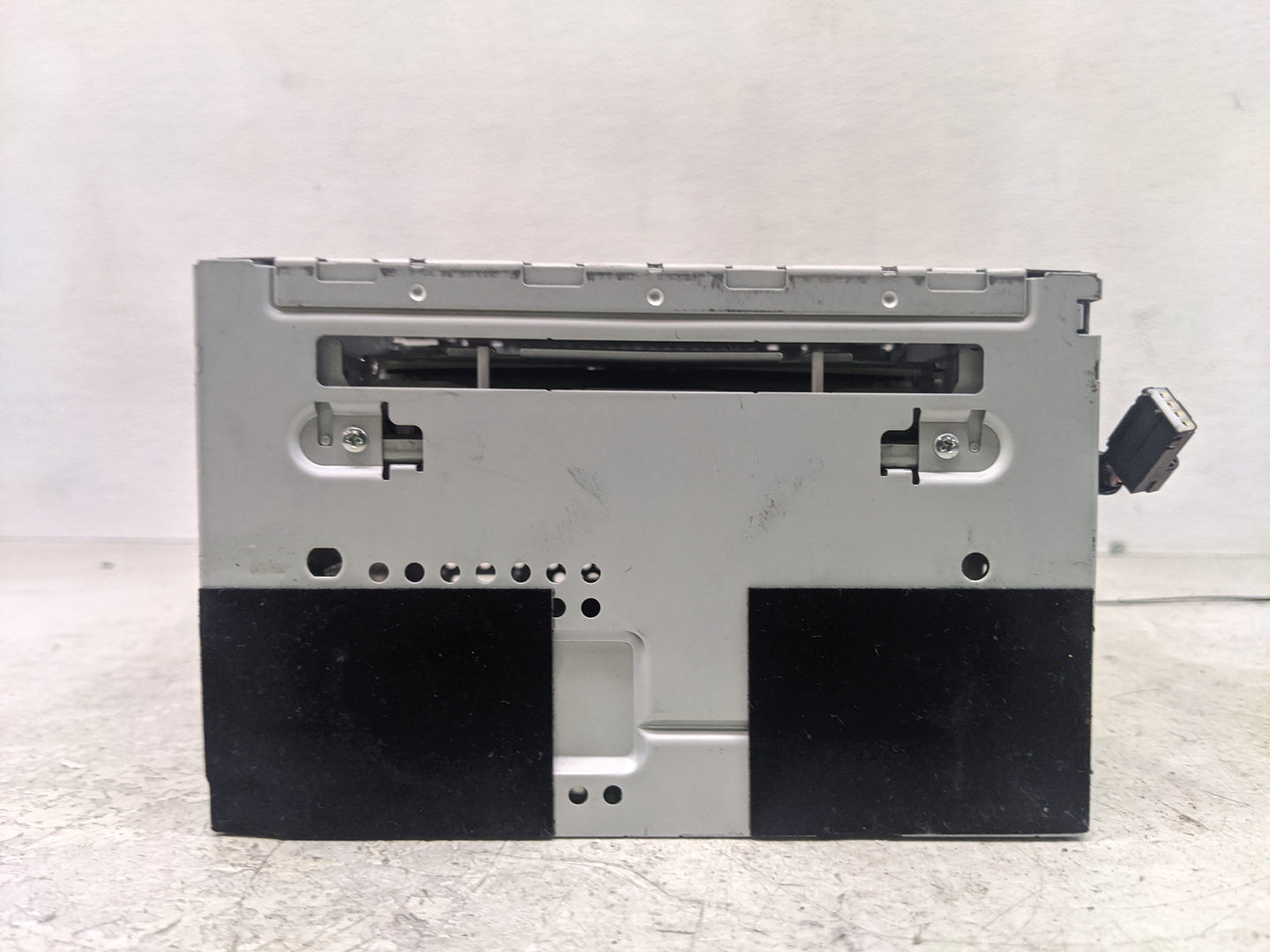 2010 Ford Escape Radio AM FM Cd Player Receiver Replacement P/N:9L8T-19C157-DE Fits OEM Used Auto Parts - Oemusedautoparts1.