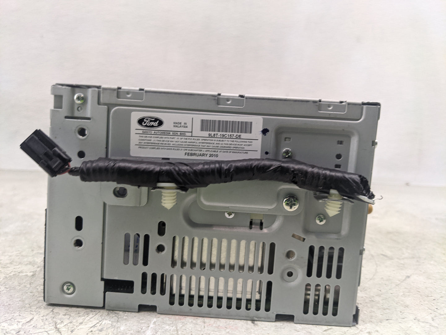 2010 Ford Escape Radio AM FM Cd Player Receiver Replacement P/N:9L8T-19C157-DE Fits OEM Used Auto Parts - Oemusedautoparts1.
