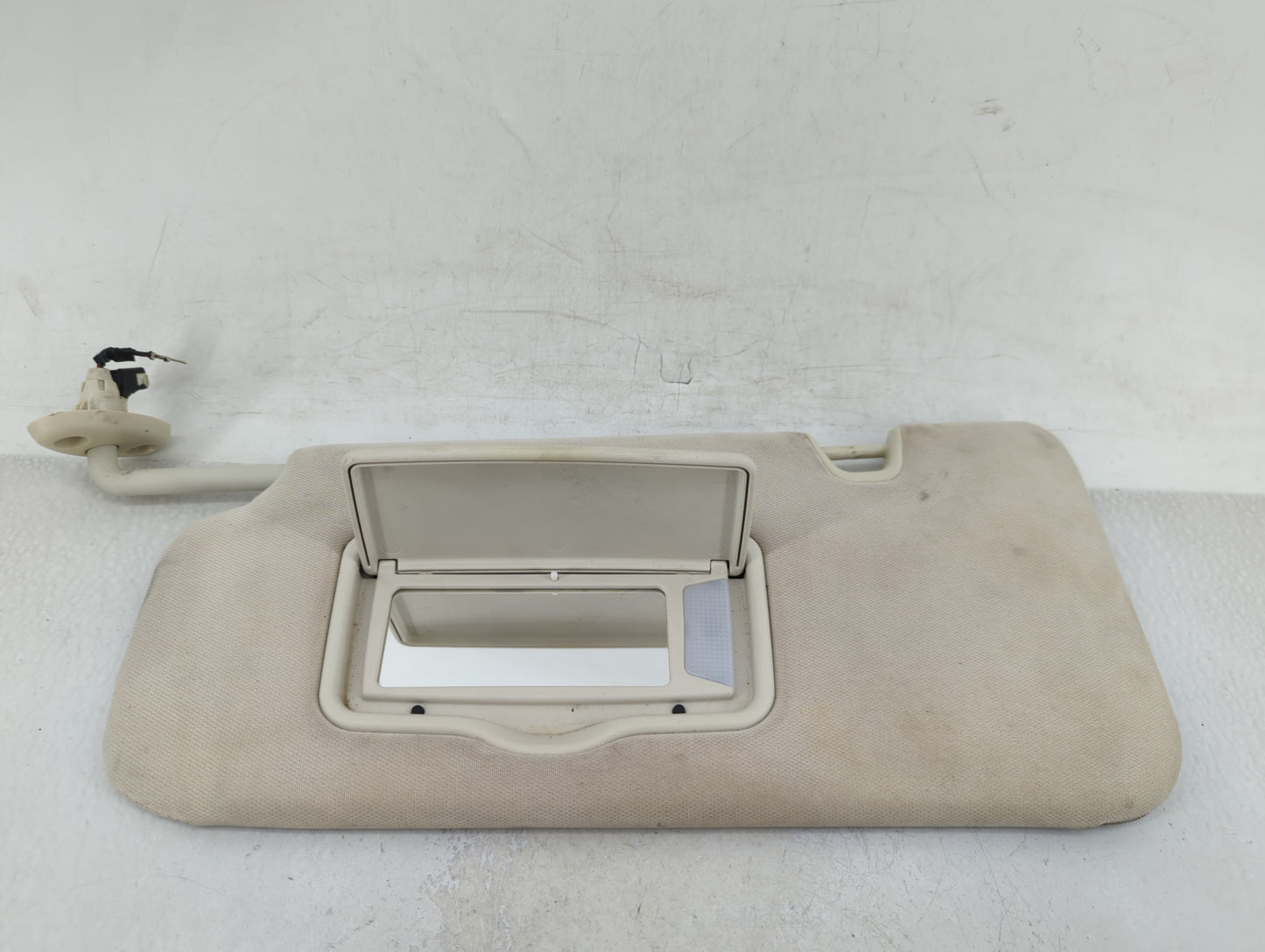 2010-2012 Ford Escape Sun Visor Shade Replacement Passenger Right Mirror Fits Fits 2010 2011 2012 OEM Used Auto Parts - Oemu