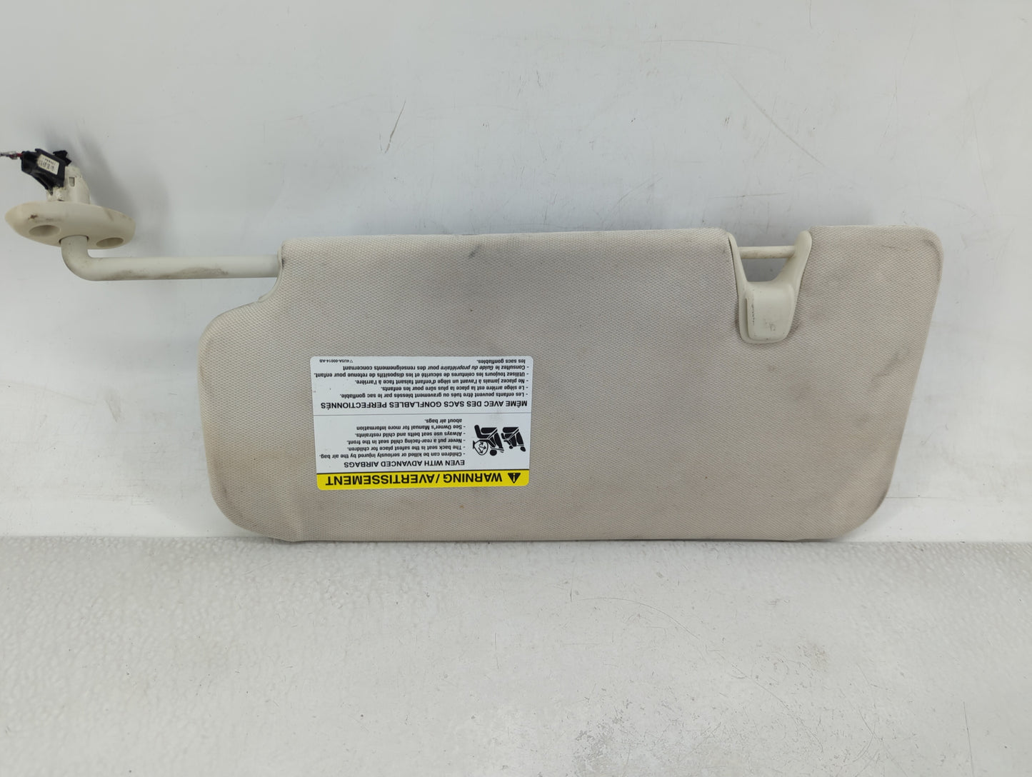 2010-2012 Ford Escape Sun Visor Shade Replacement Driver Left Mirror Fits Fits 2010 2011 2012 OEM Used Auto Parts - Oemuseda