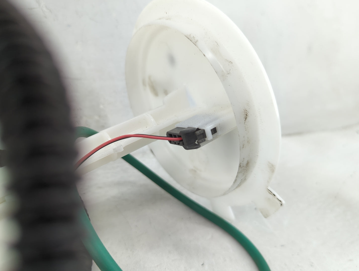 2010-2012 Ford Escape Electrical Gas Fuel Pump Assembly - Oemusedautoparts1.com