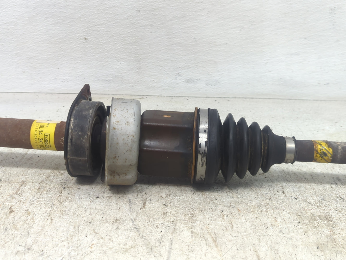 2001-2012 Ford Escape Axle Shaft Front Passenger Cv C/v - Oemusedautoparts1.com