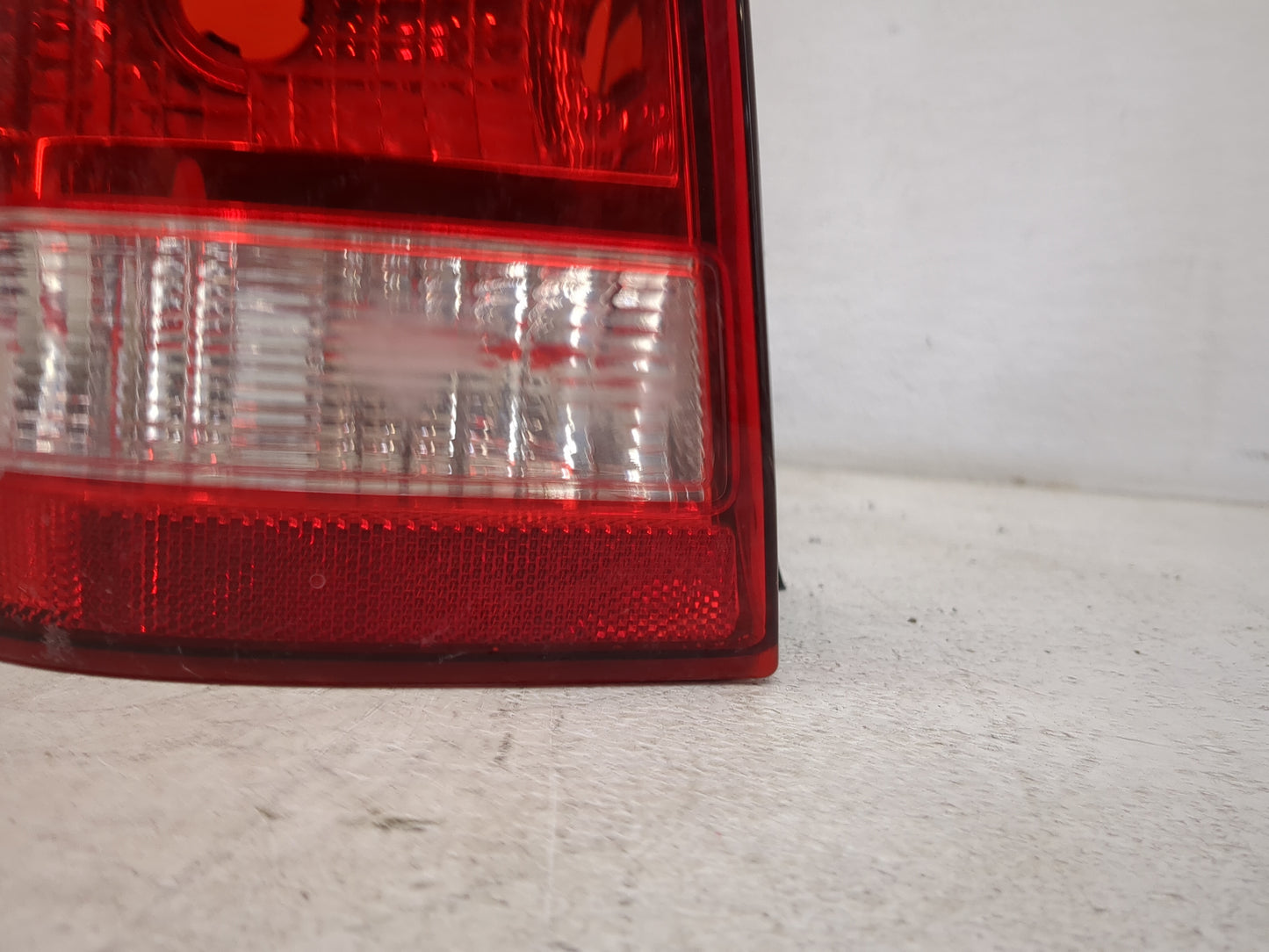 2008-2012 Ford Escape Tail Light Assembly Driver Left OEM Fits Fits 2008 2009 2010 2011 2012 OEM Used Auto Parts - Oemusedau