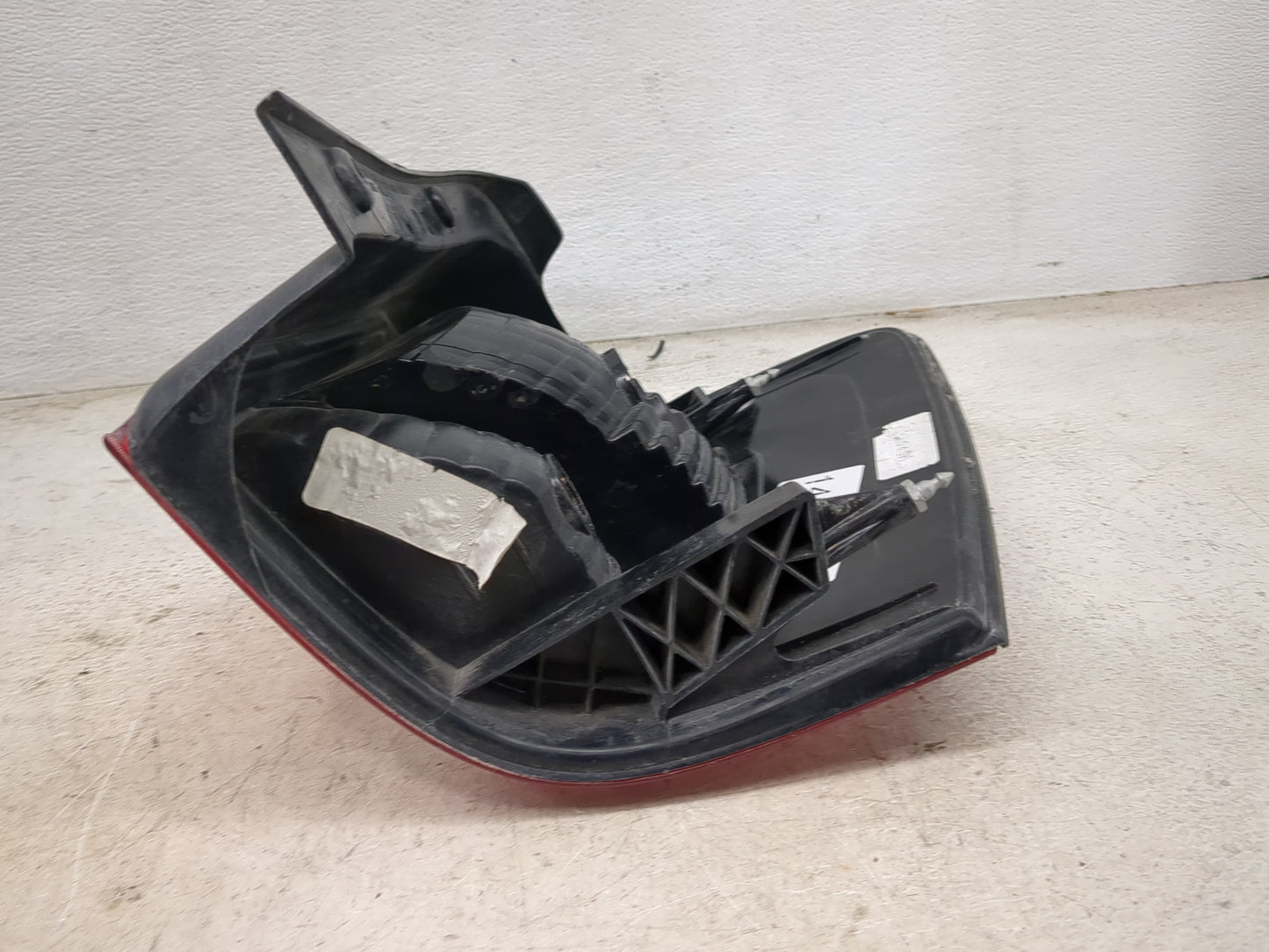 2008-2012 Ford Escape Tail Light Assembly Driver Left OEM Fits Fits 2008 2009 2010 2011 2012 OEM Used Auto Parts - Oemusedau
