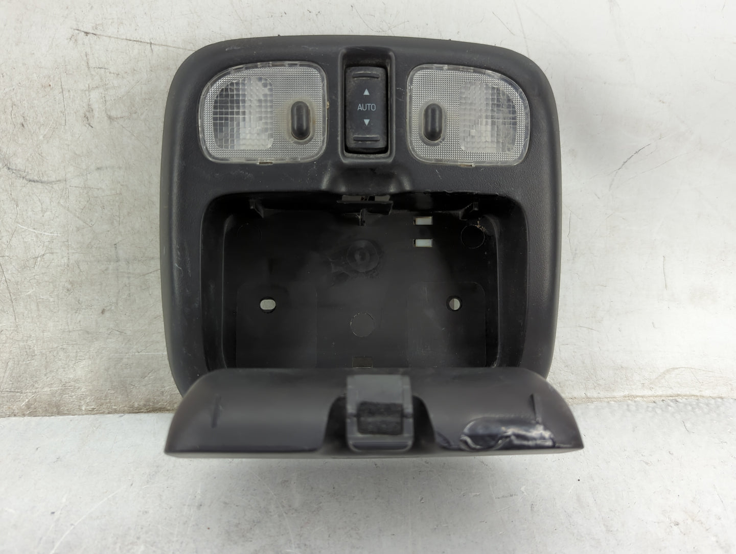 2010 Ford Escape Overhead Roof Console 1465742 - Oemusedautoparts1.com