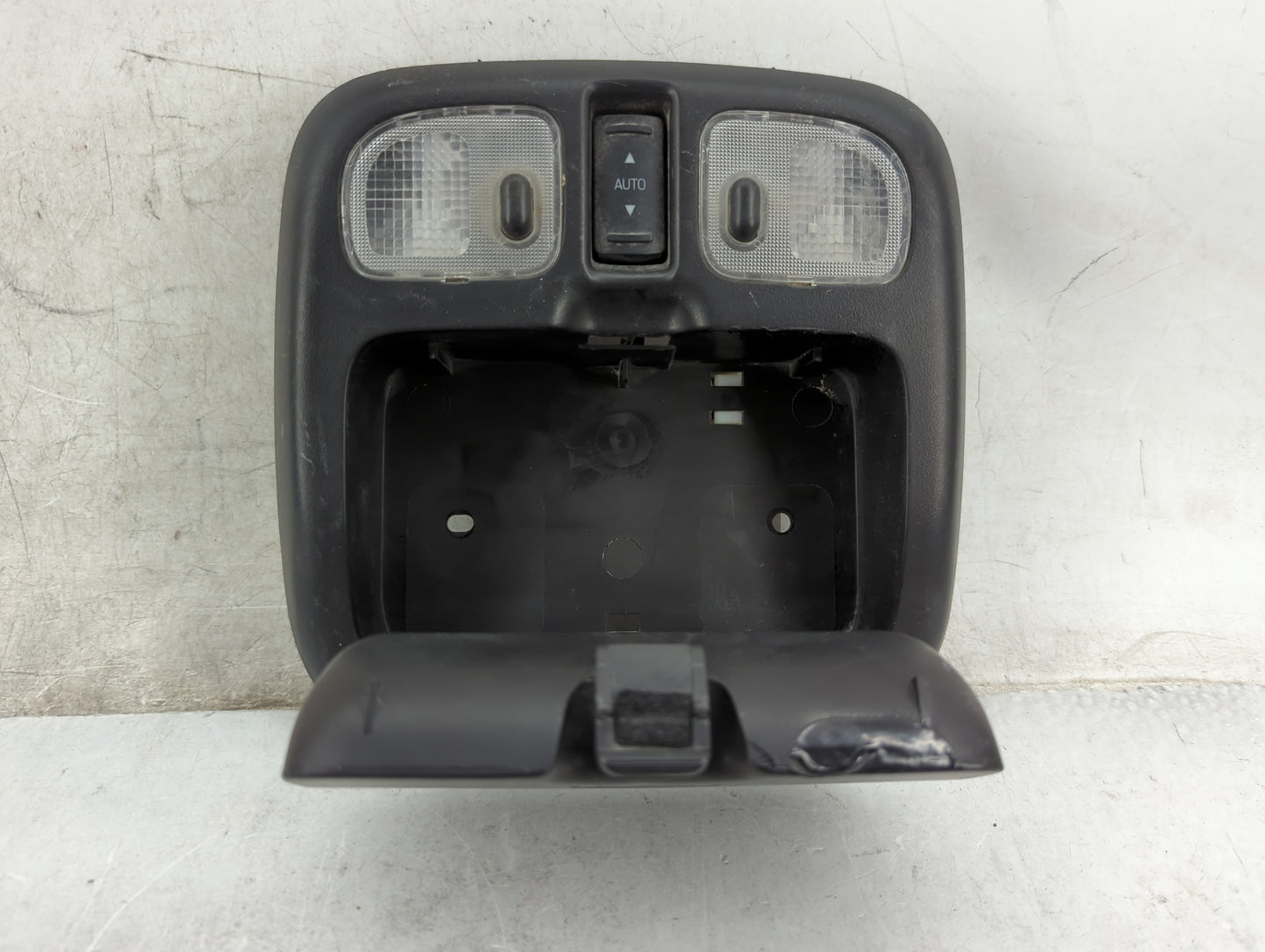 2010 Ford Escape Overhead Roof Console 1465742 - Oemusedautoparts1.com