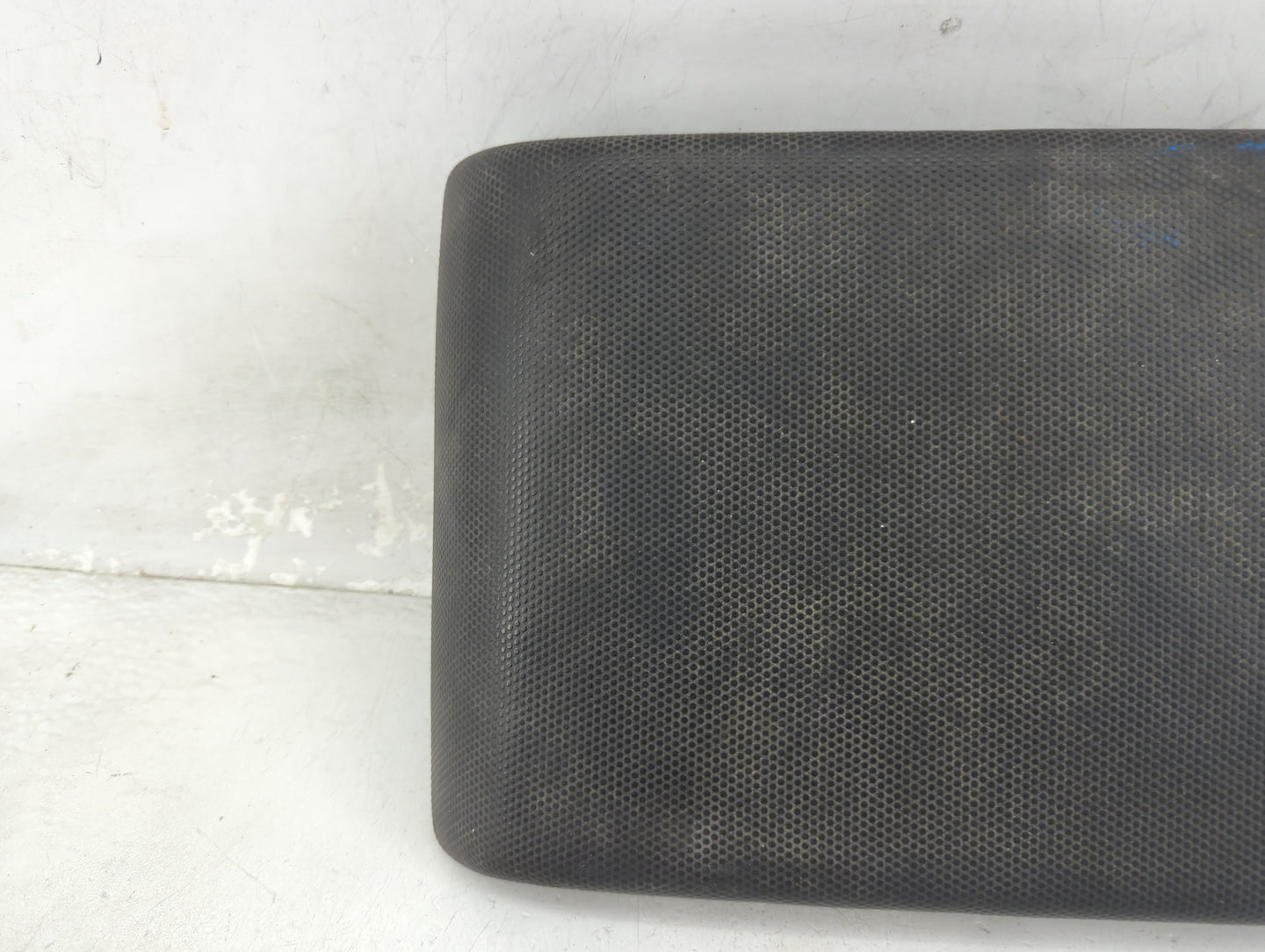 2010 Ford Escape Center Console Armrest Cover Lid P/N:KF3036A001 W9274A Fits OEM Used Auto Parts - Oemusedautoparts1.com
