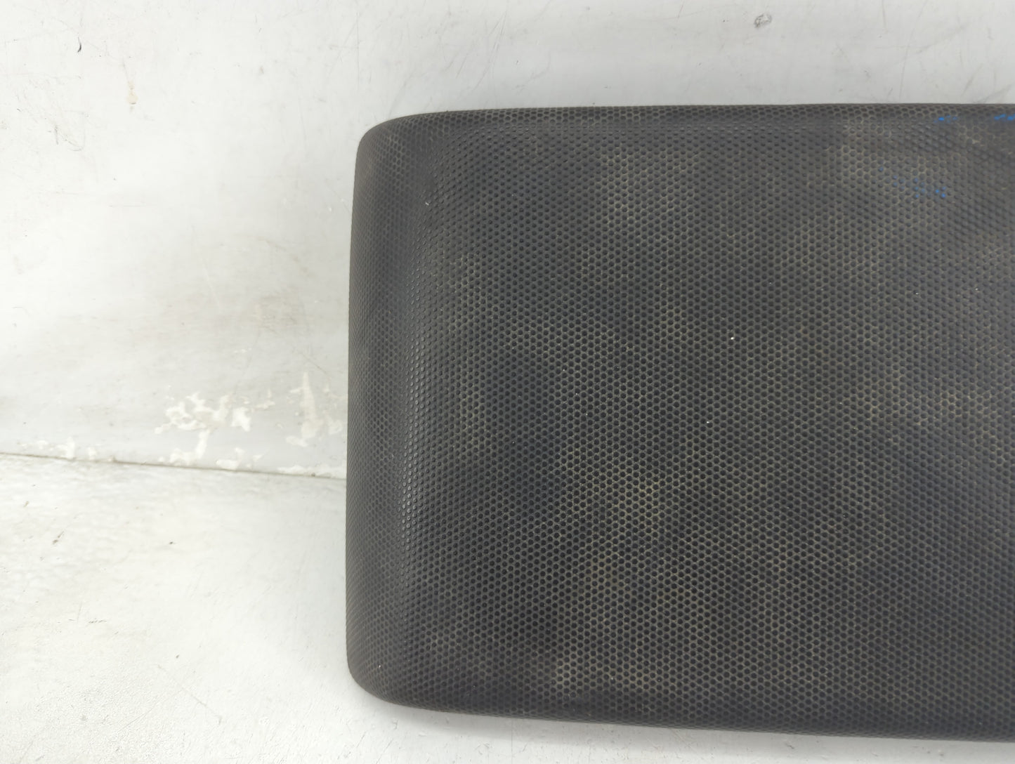 2010 Ford Escape Center Console Armrest Cover Lid P/N:KF3036A001 W9274A Fits OEM Used Auto Parts - Oemusedautoparts1.com