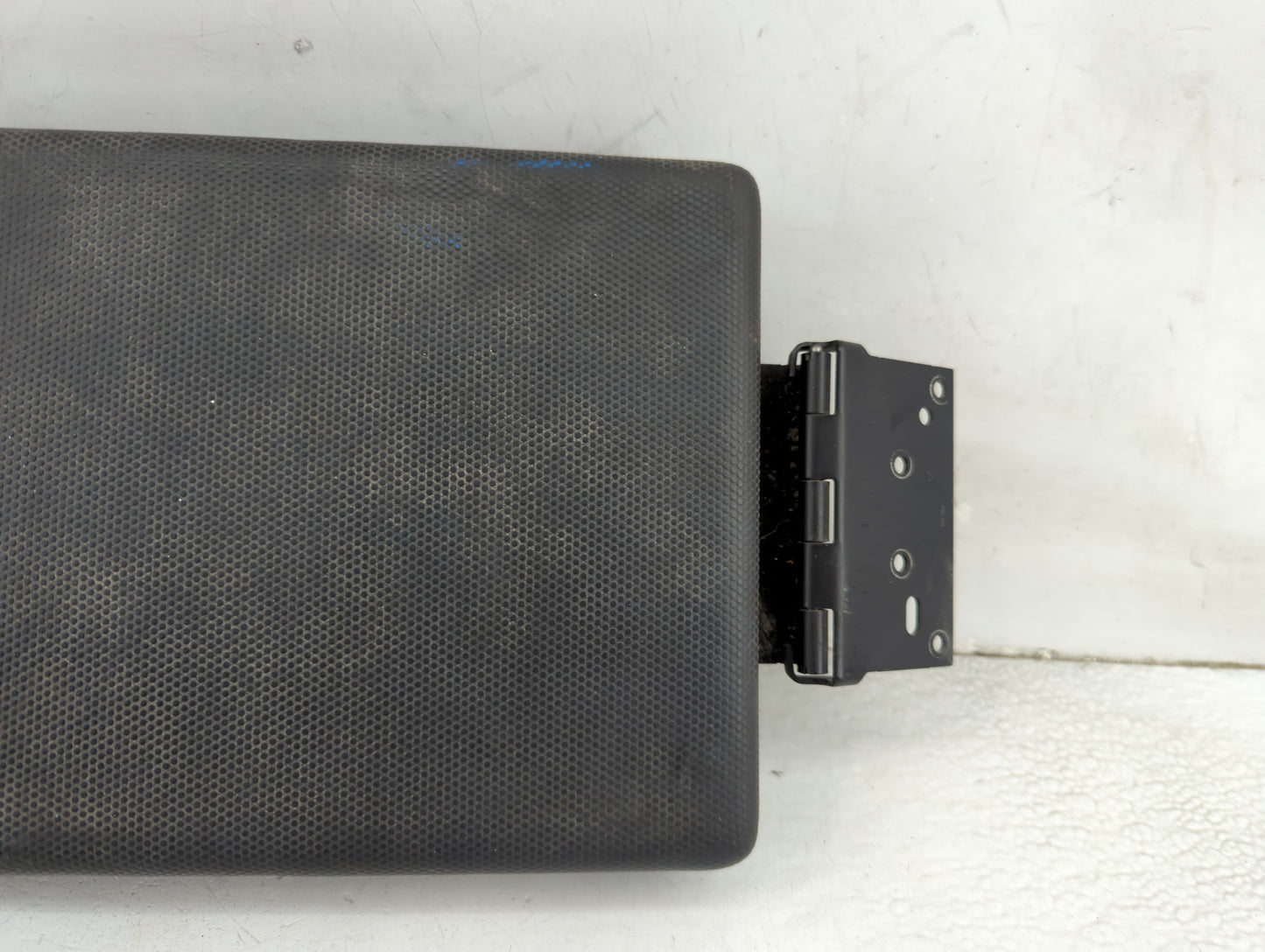 2010 Ford Escape Center Console Armrest Cover Lid P/N:KF3036A001 W9274A Fits OEM Used Auto Parts - Oemusedautoparts1.com