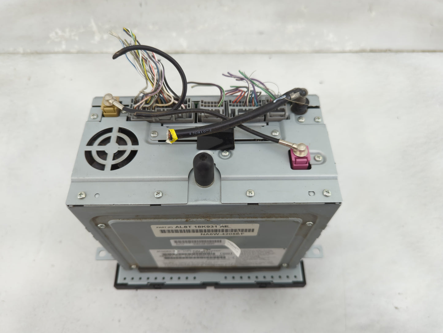 2010-2012 Ford Escape Radio AM FM Cd Player Receiver Replacement P/N:NA6W-4205EF AL8T 18K931 AE Fits Fits 2010 2011 2012 OEM