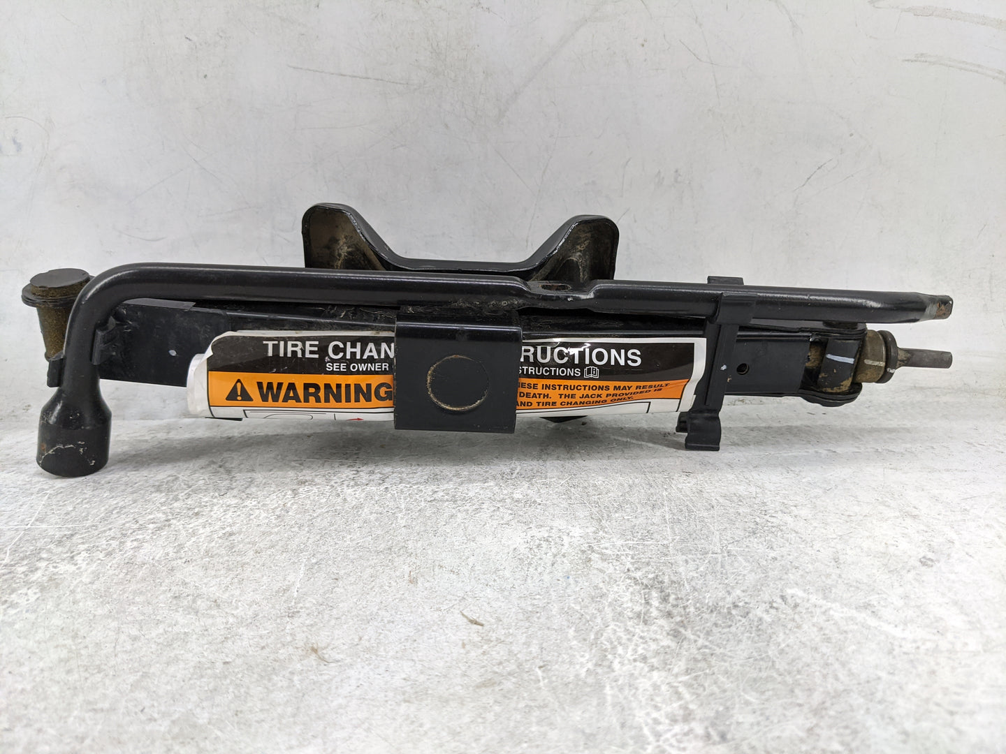 2010 Ford Escape Spare Scissor Car Jack 1479951 - Oemusedautoparts1.com