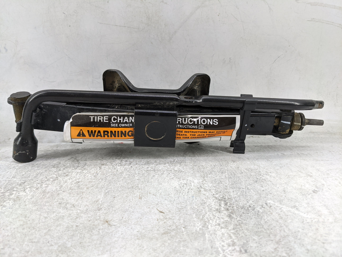 2010 Ford Escape Spare Scissor Car Jack 1479951 - Oemusedautoparts1.com
