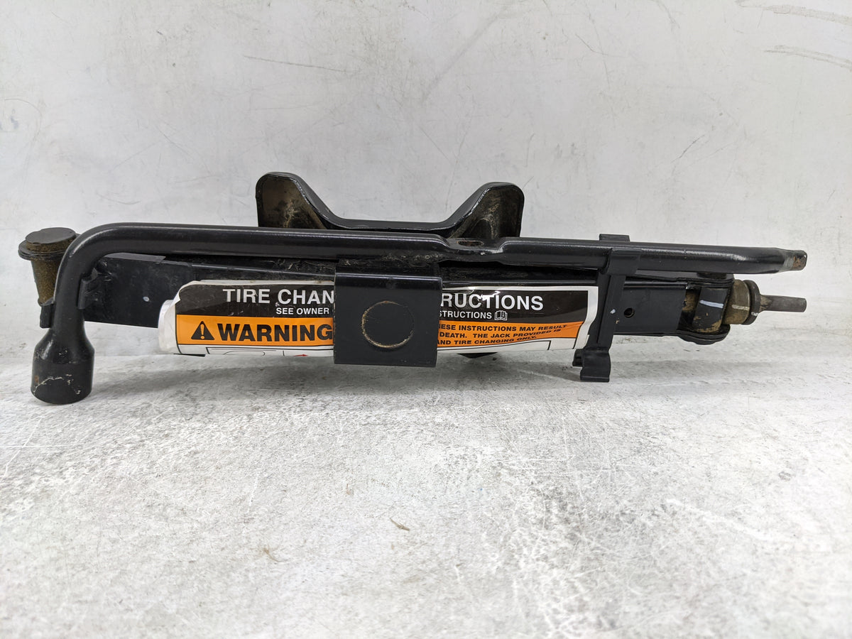 2010 Ford Escape Spare Scissor Car Jack 1479951 - Oemusedautoparts1.com