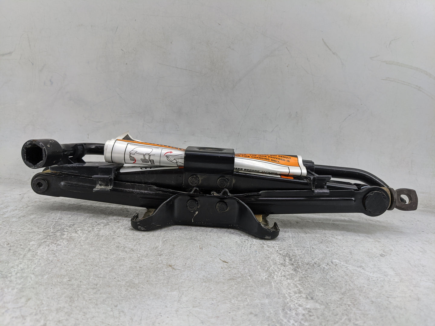 2010 Ford Escape Spare Scissor Car Jack 1479951 - Oemusedautoparts1.com