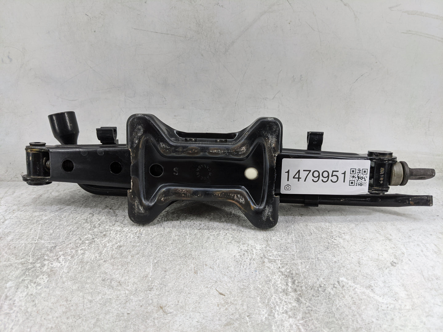 2010 Ford Escape Spare Scissor Car Jack 1479951 - Oemusedautoparts1.com