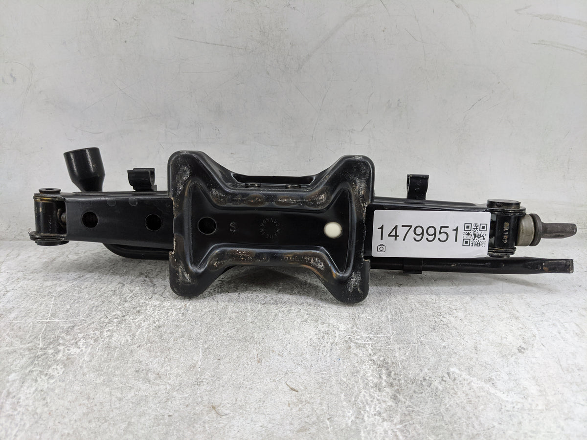 2010 Ford Escape Spare Scissor Car Jack 1479951 - Oemusedautoparts1.com