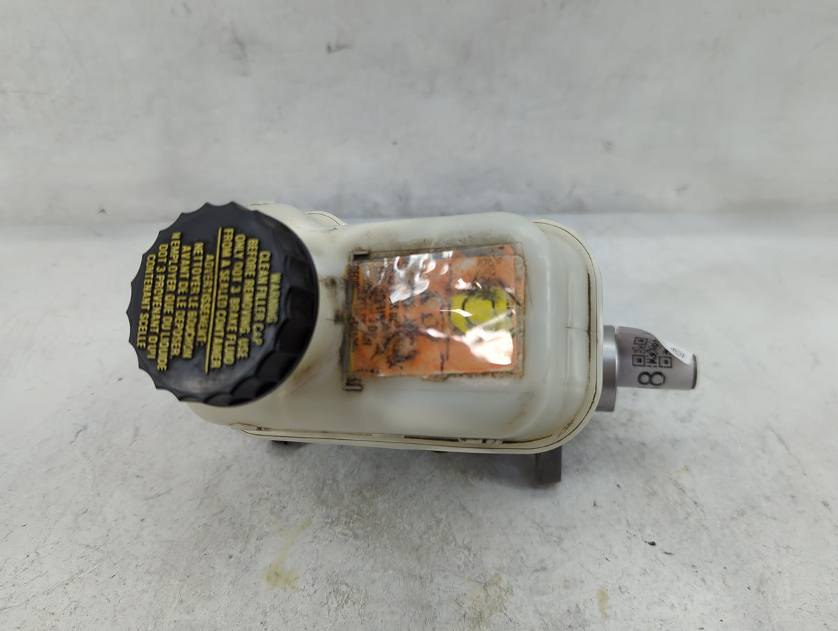 2009-2012 Ford Escape Brake Master Cylinder 1498938 - Oemusedautoparts1.com