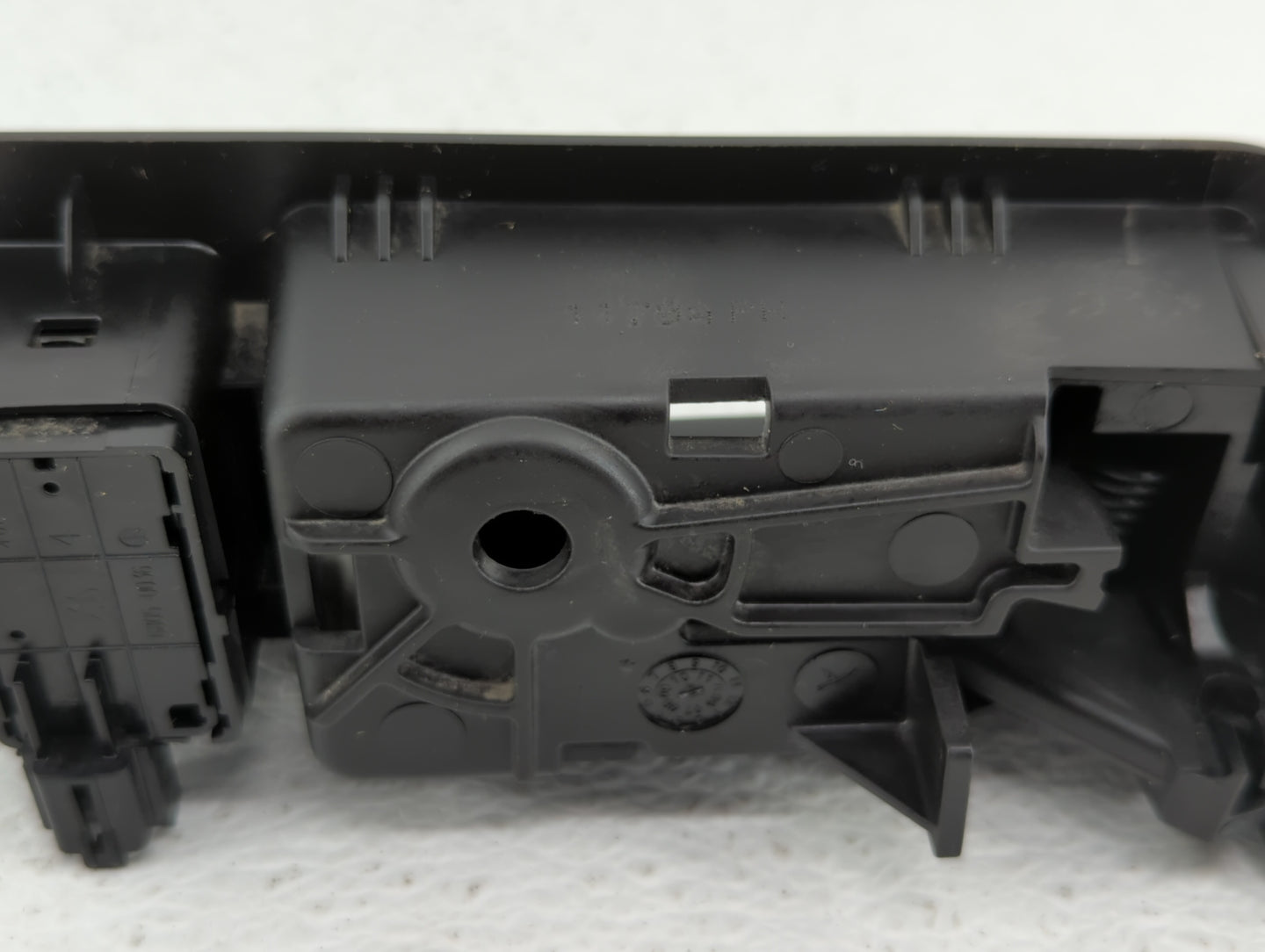 2010 Ford Escape Driver Front Left Door Handle Exterior Assembly - Oemusedautoparts1.com