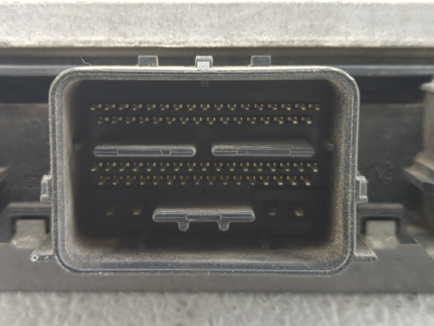 2010 Ford Escape PCM Engine Control Computer ECU ECM PCU OEM P/N:AM6A-12B684-DA AM6A-12A650-DG Fits OEM Used Auto Parts - Oe