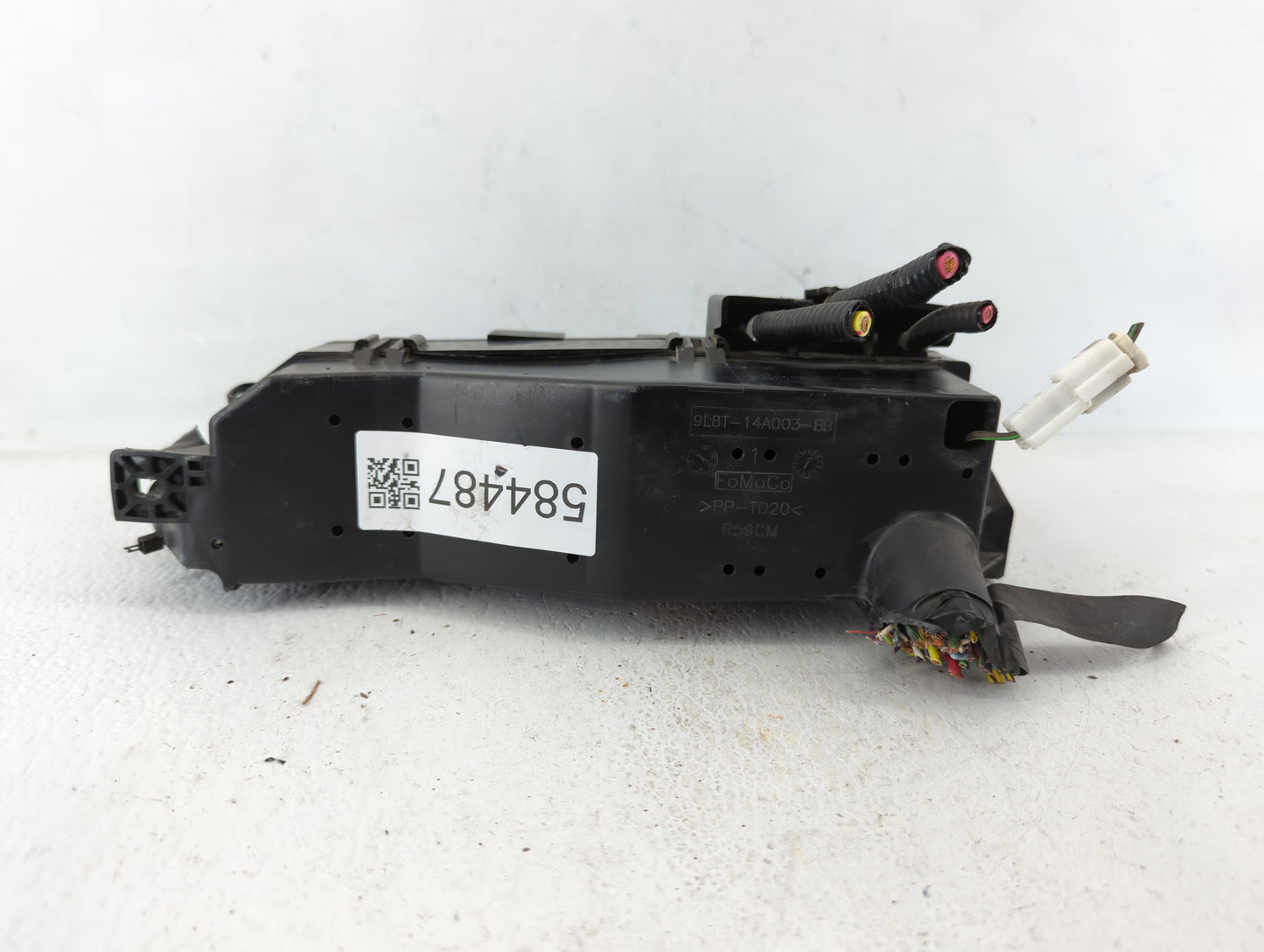 2010 Ford Escape Fusebox Fuse Box Panel Relay Module P/N:8L8T-14A003-AE 9L8T-14A003-BB Fits OEM Used Auto Parts - Oemusedaut
