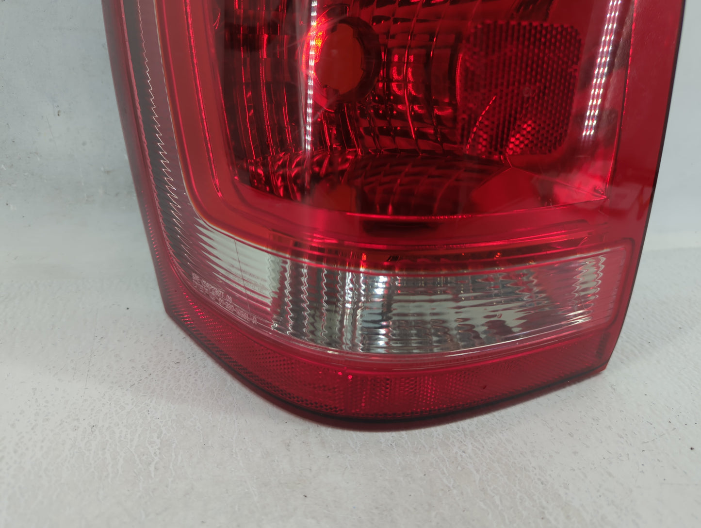 2008-2012 Ford Escape Tail Light Assembly Driver Left OEM P/N:08-330-1938L-B Fits Fits 2008 2009 2010 2011 2012 OEM Used Aut