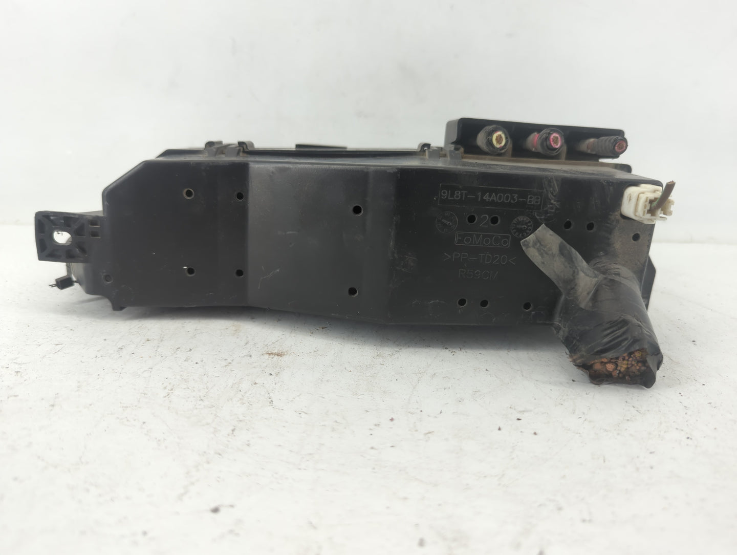 2010 Ford Escape Fusebox Fuse Box Panel Relay Module P/N:8L8T-14A003-AE Fits OEM Used Auto Parts - Oemusedautoparts1.com