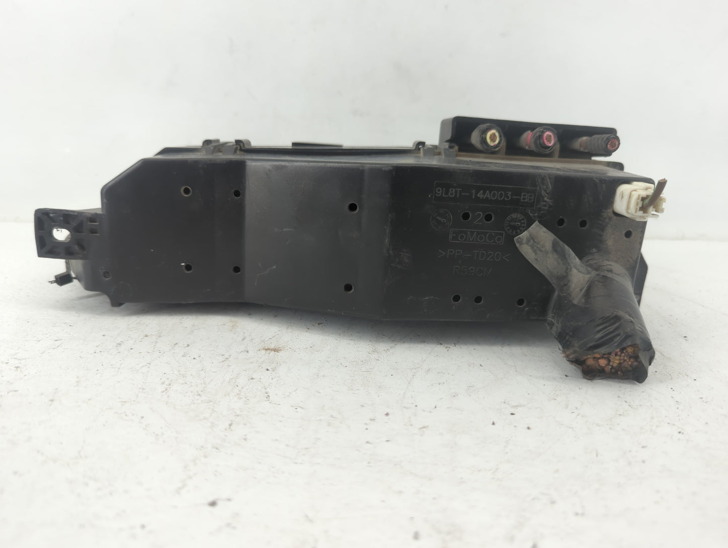 2010 Ford Escape Fusebox Fuse Box Panel Relay Module P/N:8L8T-14A003-AE Fits OEM Used Auto Parts - Oemusedautoparts1.com