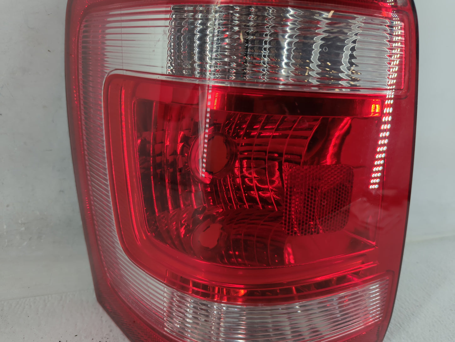 2008-2012 Ford Escape Tail Light Assembly Passenger Right OEM P/N:8L84-13B505-A Fits Fits 2008 2009 2010 2011 2012 OEM Used 