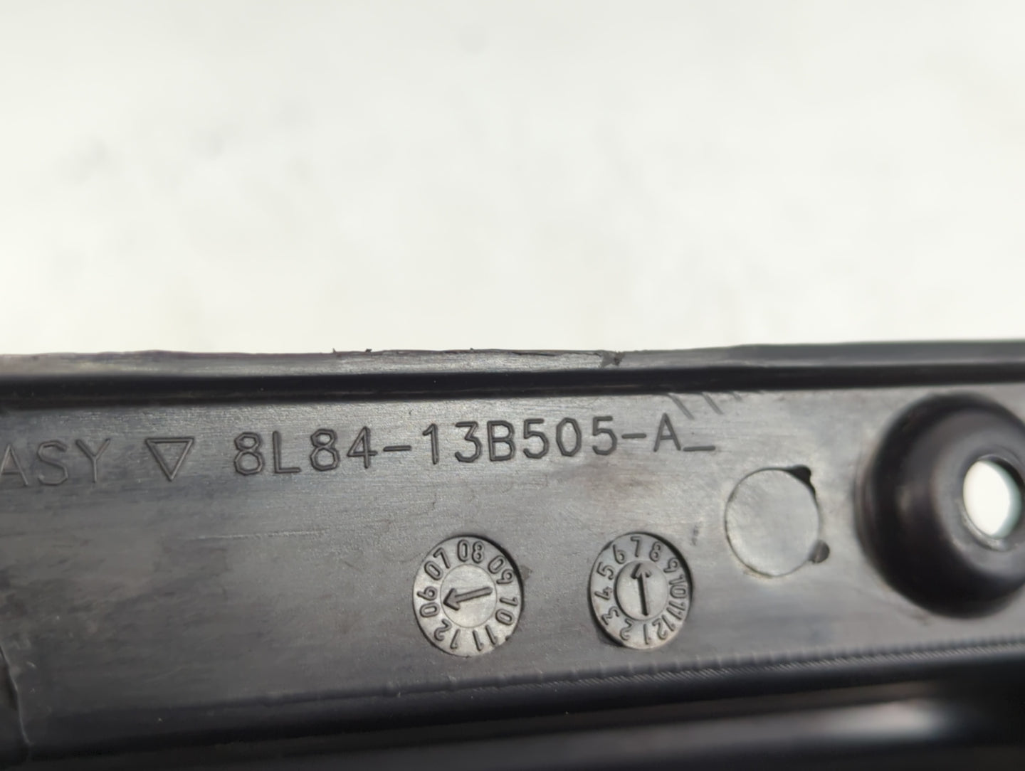 2008-2012 Ford Escape Tail Light Assembly Passenger Right OEM P/N:8L84-13B505-A Fits Fits 2008 2009 2010 2011 2012 OEM Used 