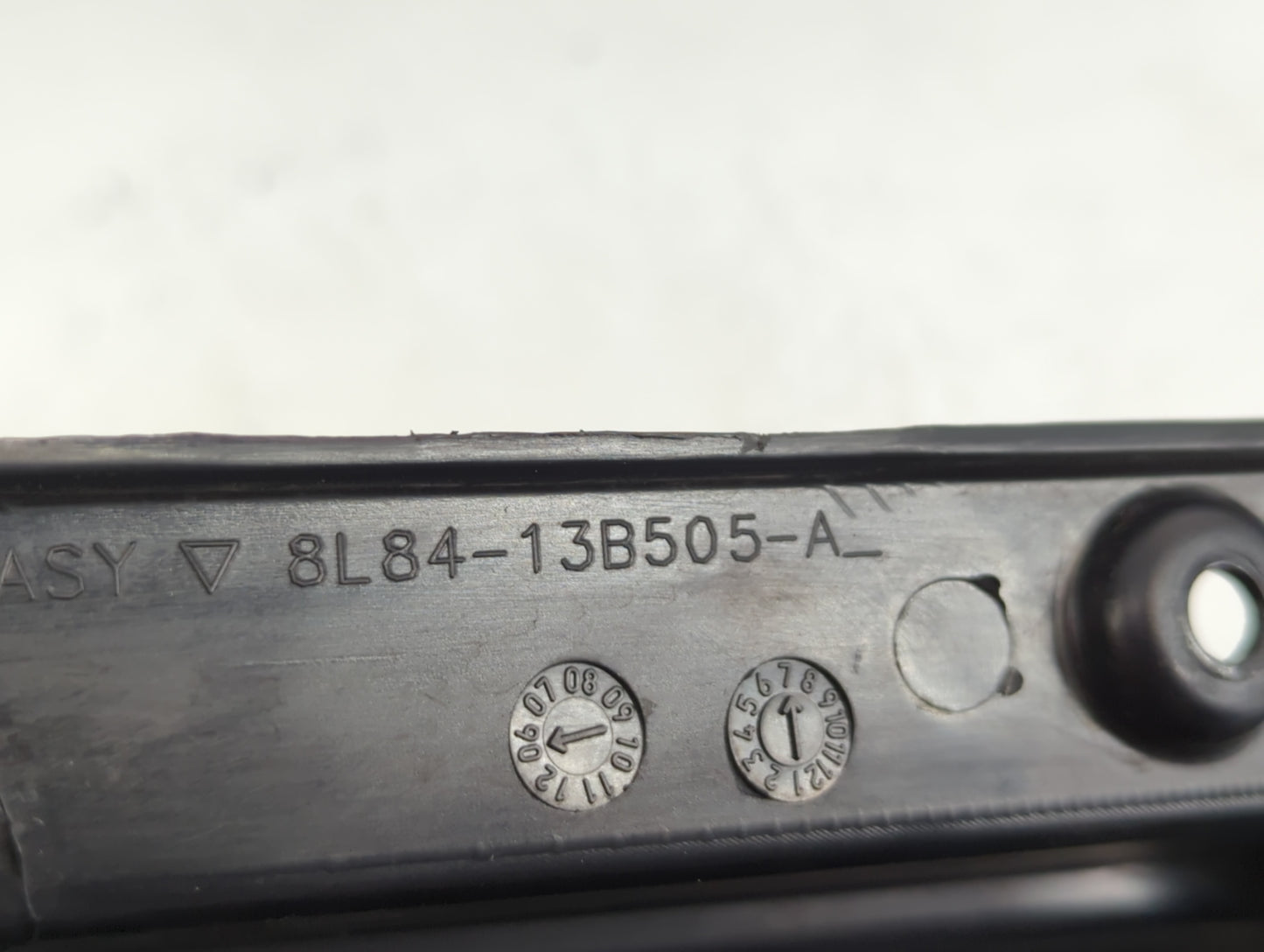 2008-2012 Ford Escape Tail Light Assembly Passenger Right OEM P/N:8L84-13B505-A Fits Fits 2008 2009 2010 2011 2012 OEM Used 