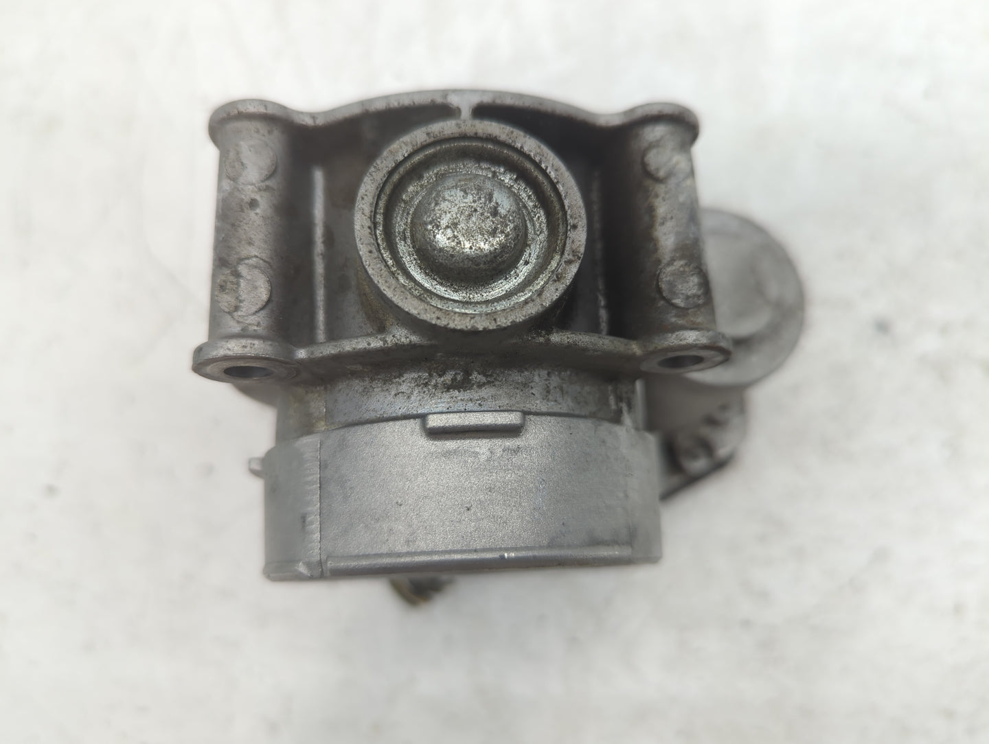 2009-2012 Ford Escape Throttle Body P/N:DS7E-9F991-AF Fits Fits 2009 2010 2011 2012 OEM Used Auto Parts - Oemusedautoparts1.