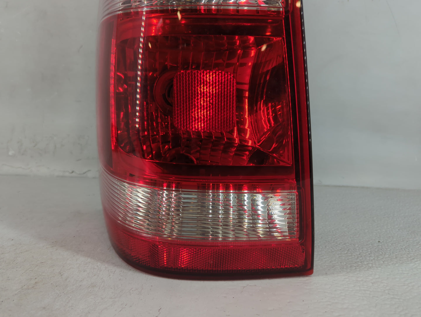 2008-2012 Ford Escape Tail Light Assembly Driver Left OEM P/N:9L84-13B505-A Fits Fits 2008 2009 2010 2011 2012 OEM Used Auto
