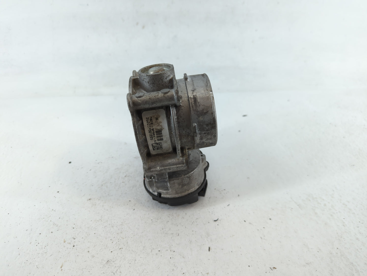 2009-2012 Ford Escape Throttle Body P/N:DS7E-9F991-AJ Fits Fits 2009 2010 2011 2012 OEM Used Auto Parts - Oemusedautoparts1.