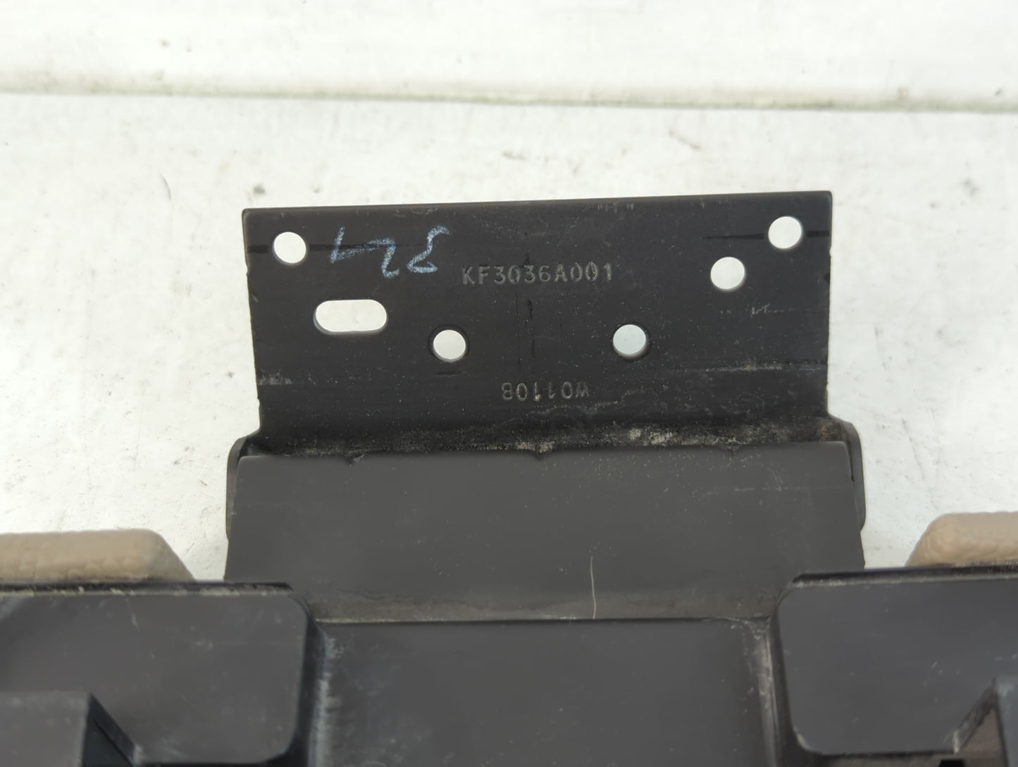 2010 Ford Escape Center Console Armrest Cover Lid Fits OEM Used Auto Parts - Oemusedautoparts1.com