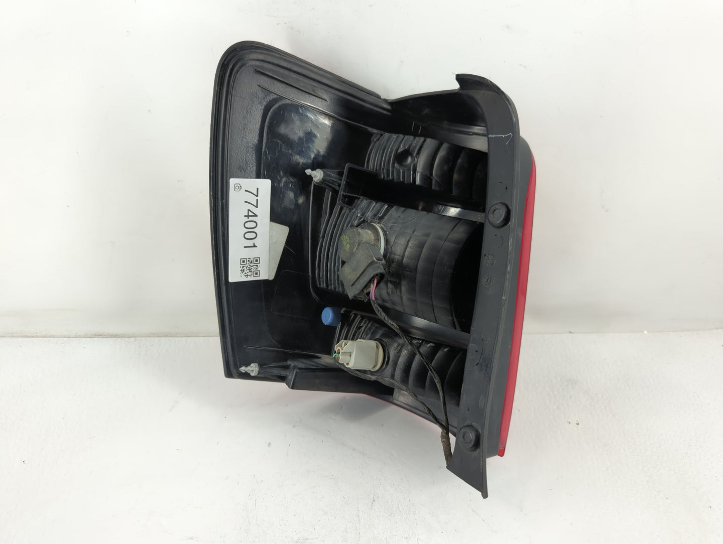 2008-2012 Ford Escape Tail Light Assembly Driver Left OEM P/N:8L84-13B505-A Fits Fits 2008 2009 2010 2011 2012 OEM Used Auto