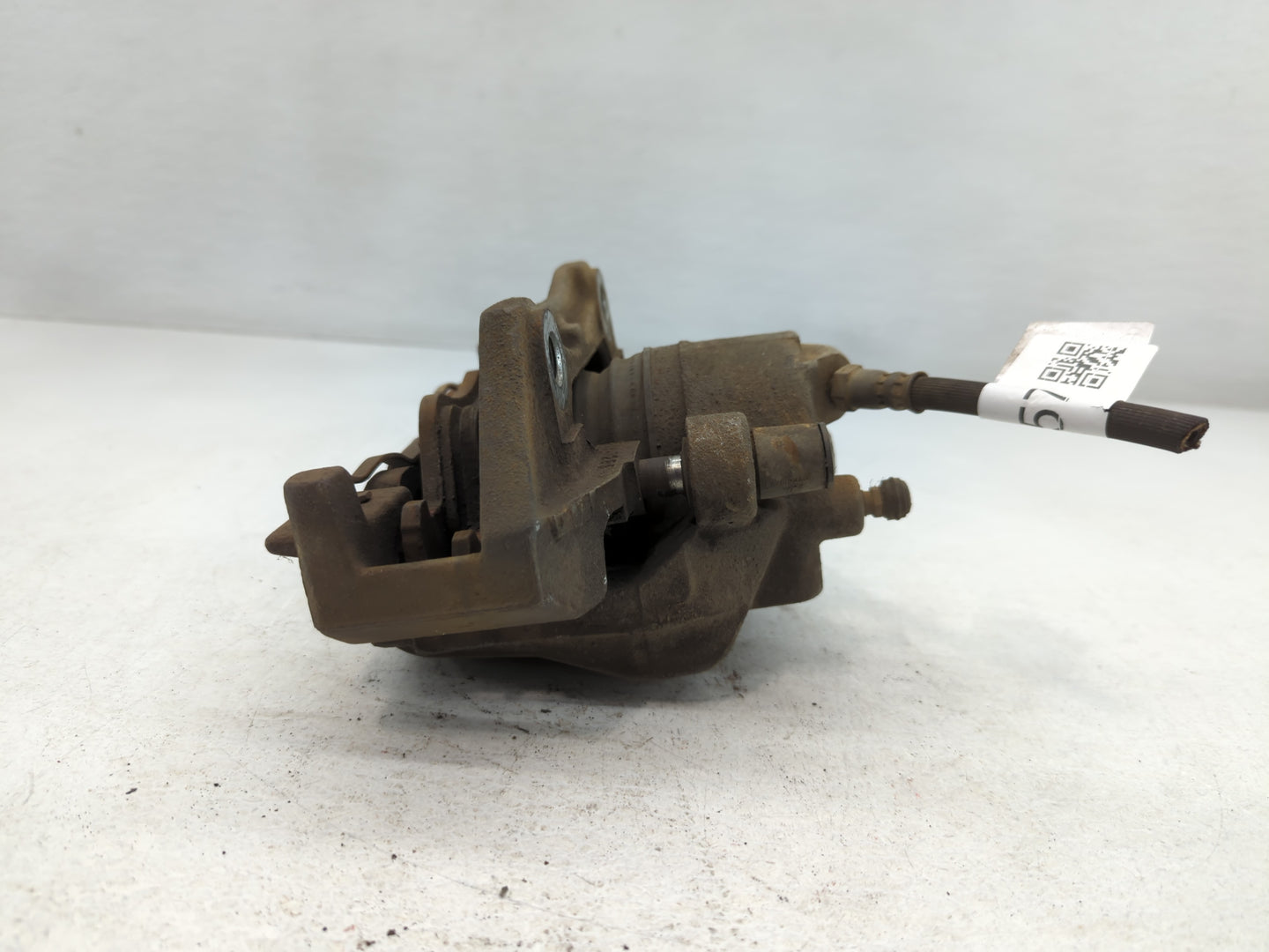 2009-2010 Ford Escape Front Passenger Right Brake Caliper - Oemusedautoparts1.com