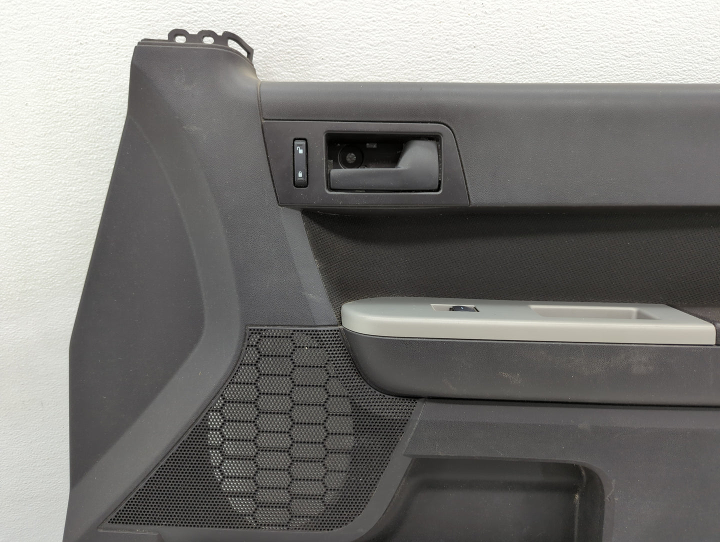 2010 Ford Escape Front Right Passenger Interior Door Panel Trim - Oemusedautoparts1.com