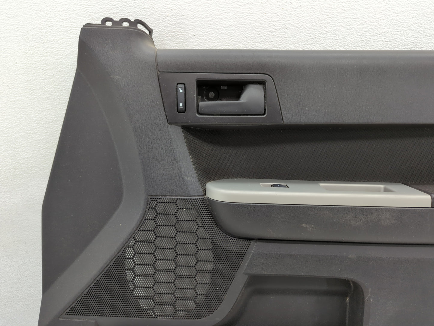 2010 Ford Escape Front Right Passenger Interior Door Panel Trim - Oemusedautoparts1.com