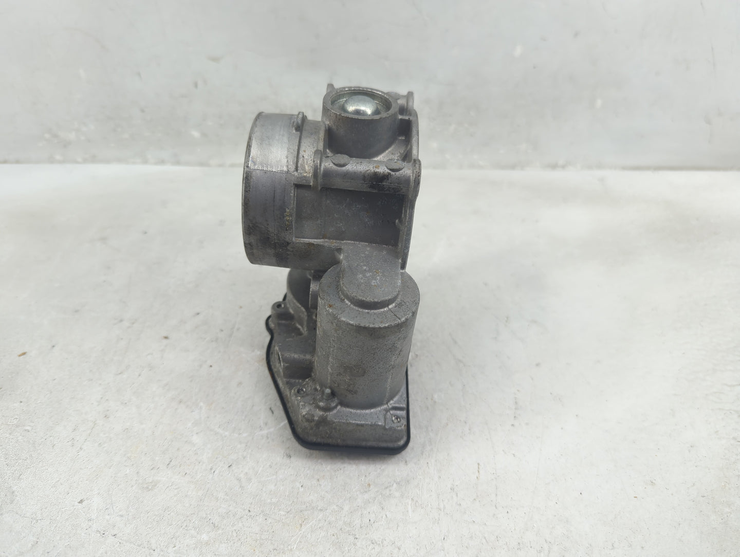 2009-2012 Ford Escape Throttle Body Fits Fits 2009 2010 2011 2012 OEM Used Auto Parts - Oemusedautoparts1.com