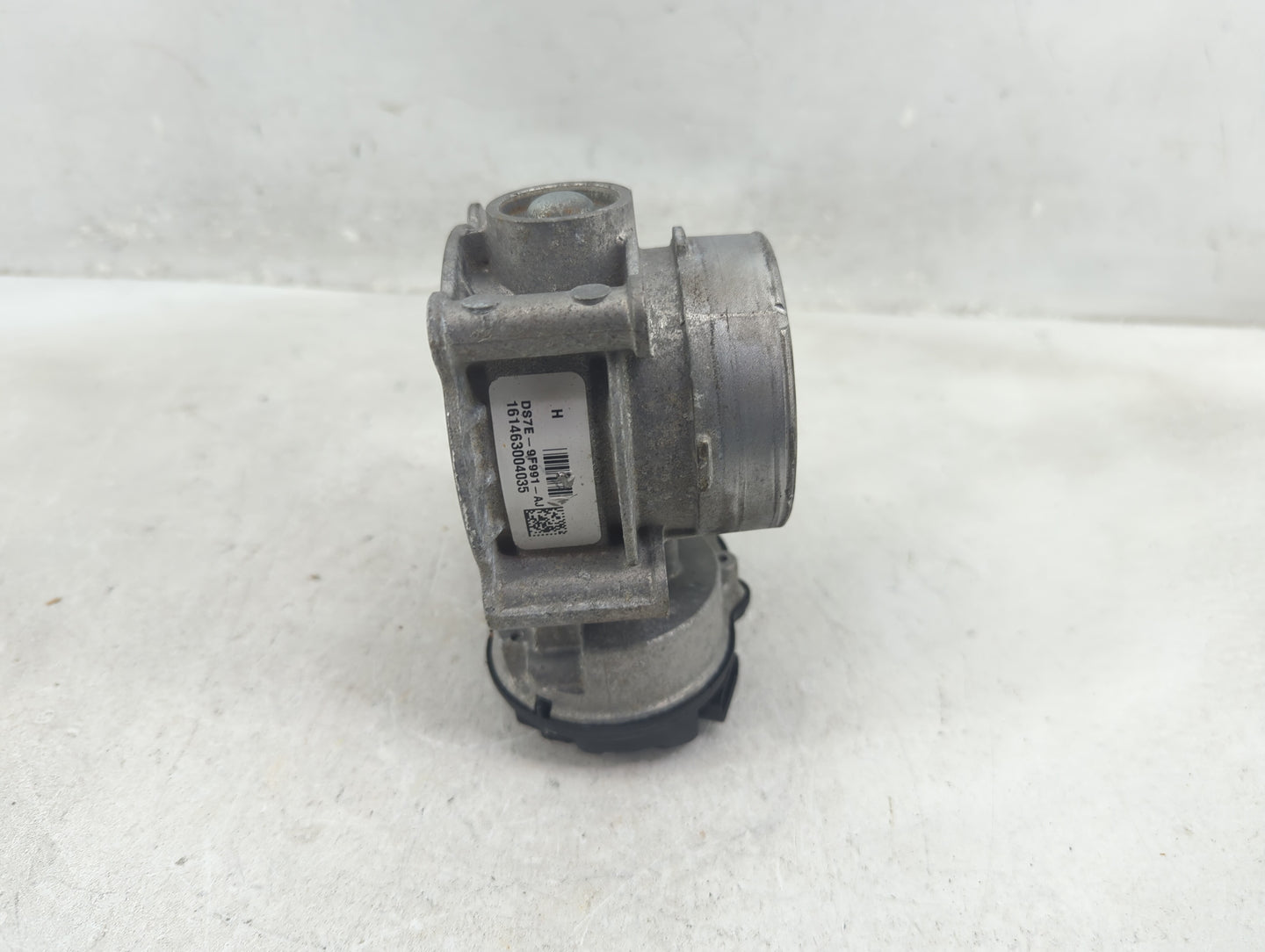 2009-2012 Ford Escape Throttle Body Fits Fits 2009 2010 2011 2012 OEM Used Auto Parts - Oemusedautoparts1.com