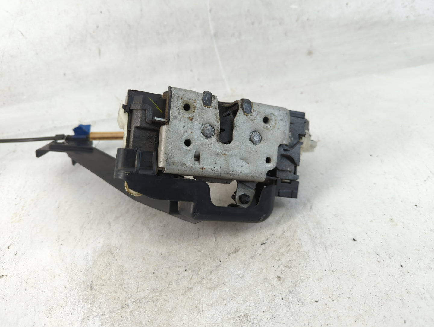 2010 Ford Escape DOOR LOCK ACTUATOR - Oemusedautoparts1.com