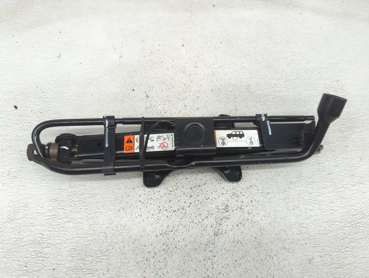 Ford Escape Spare Scissor Car Jack 913753 - Oemusedautoparts1.com